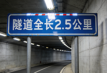 自扩底锚栓
